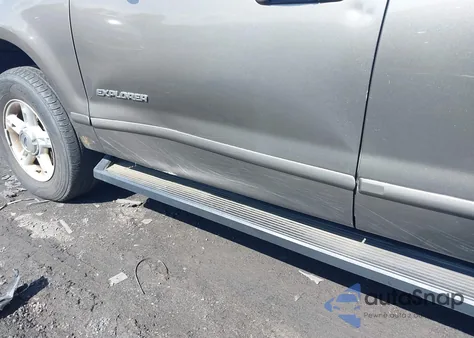 2004 Ford Explorer Xlt/Xlt Sport/Nbx z USA, uszkodzony, nr VIN 1FMZU73E14UC34007